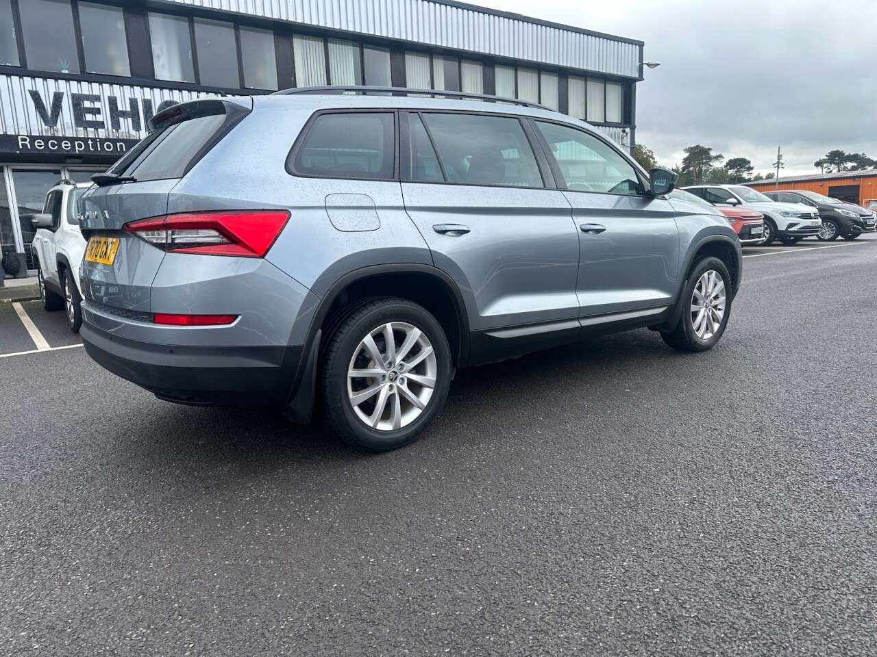 A 2020 SKODA KODIAQ 1.5 TSI ACT SE SUV 5dr Petrol DSG Euro 6 (s/s) (5 Seat) (150 ps) APPLE CARP A 2020 SKODA KODIAQ 1.5 TSI ACT SE SUV 5dr Petrol DSG Euro 6 (s/s) (5 Seat) (150 ps) APPLE CARP