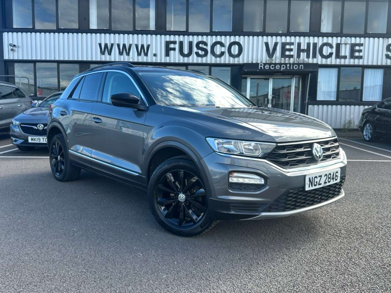 A 2019 VOLKSWAGEN T-ROC 1.0 TSI GPF Design SUV 5dr Petrol Manual Euro 6 (s/s) (115 ps) A 2019 VOLKSWAGEN T-ROC 1.0 TSI GPF Design SUV 5dr Petrol Manual Euro 6 (s/s) (115 ps)