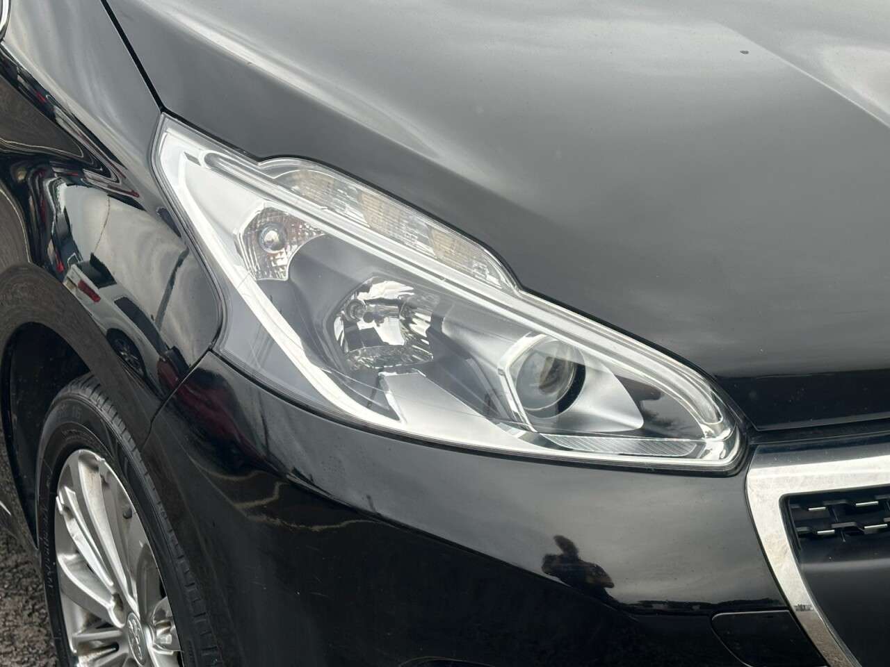 2017 PEUGEOT 208 2017 PEUGEOT 208