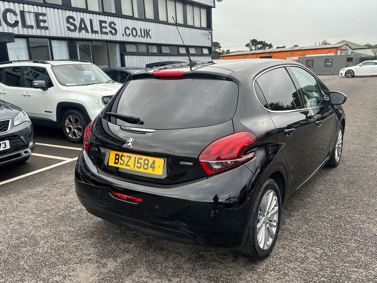 2017 PEUGEOT 208 2017 PEUGEOT 208