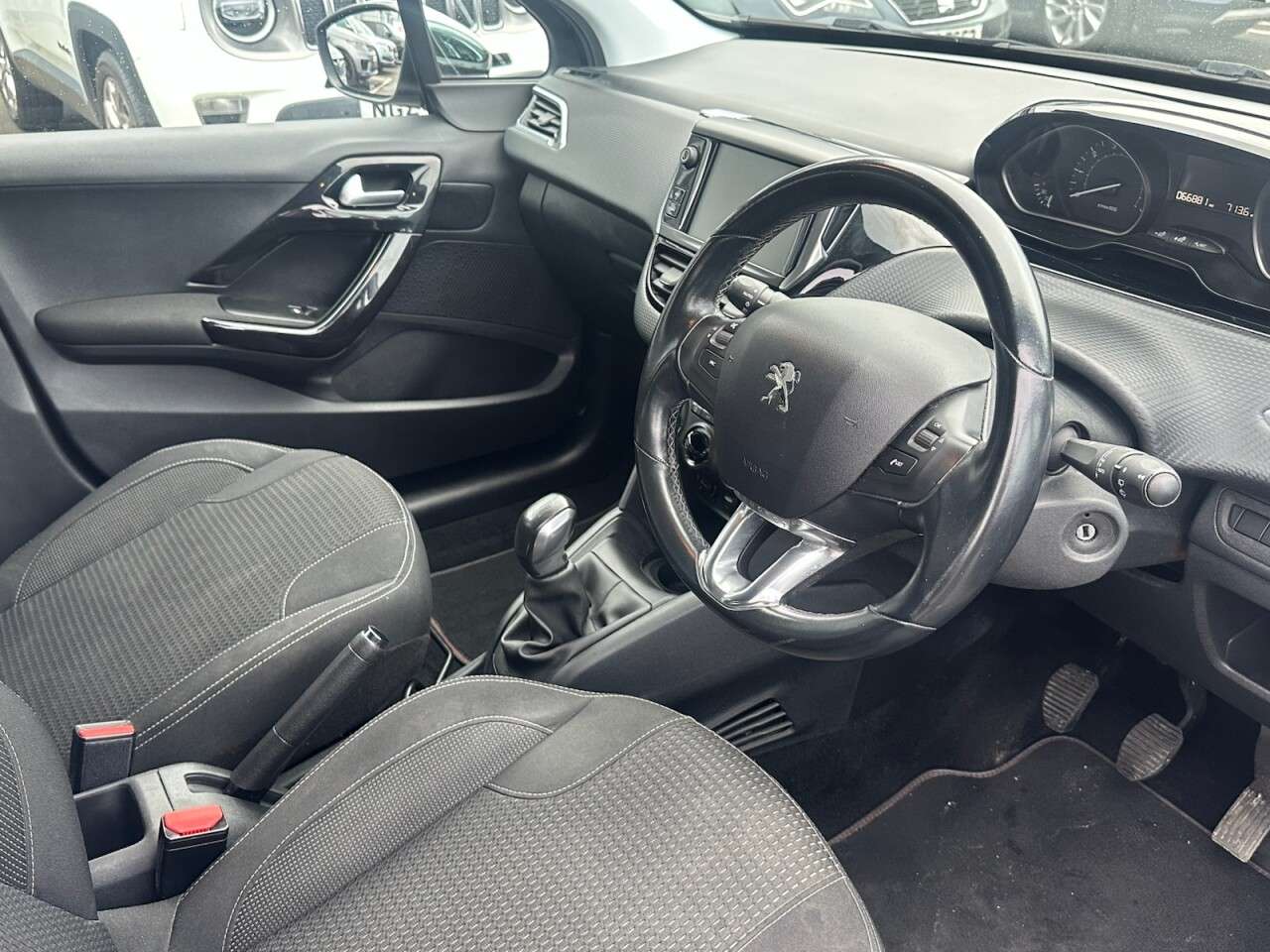 2017 PEUGEOT 208 2017 PEUGEOT 208
