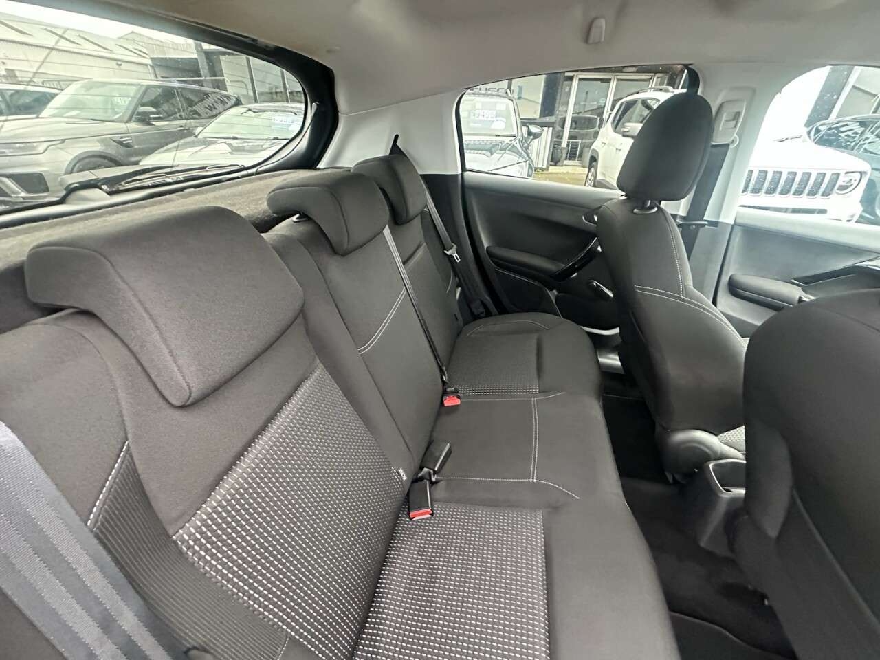 2017 PEUGEOT 208 2017 PEUGEOT 208