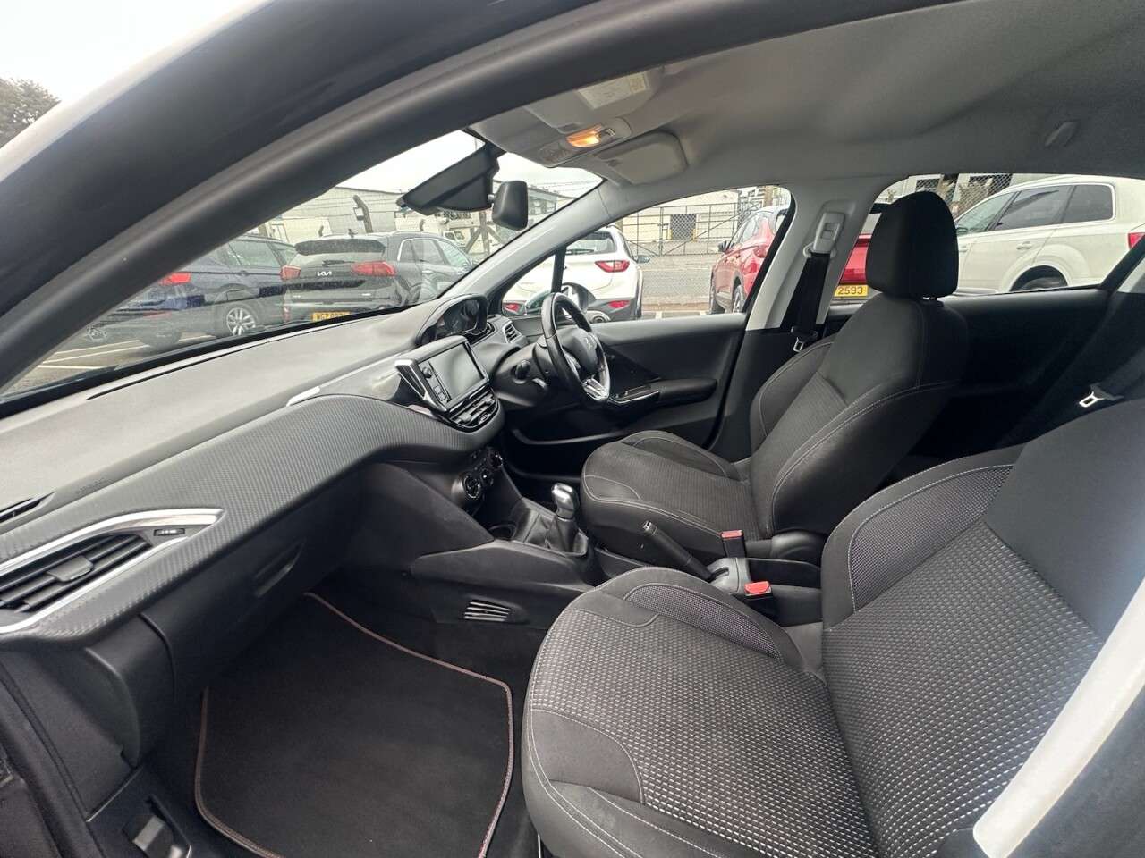 2017 PEUGEOT 208 2017 PEUGEOT 208