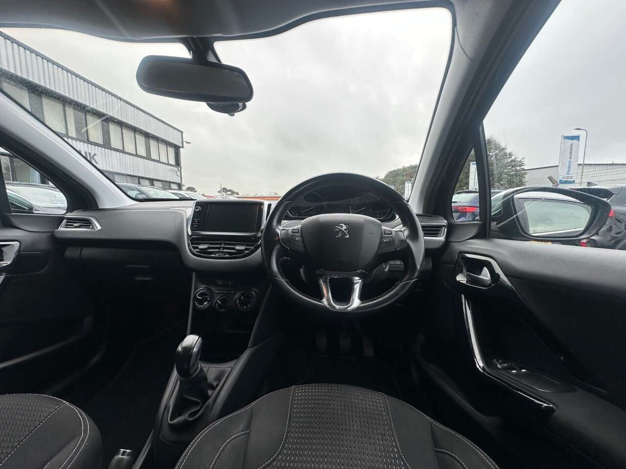 2017 PEUGEOT 208 2017 PEUGEOT 208
