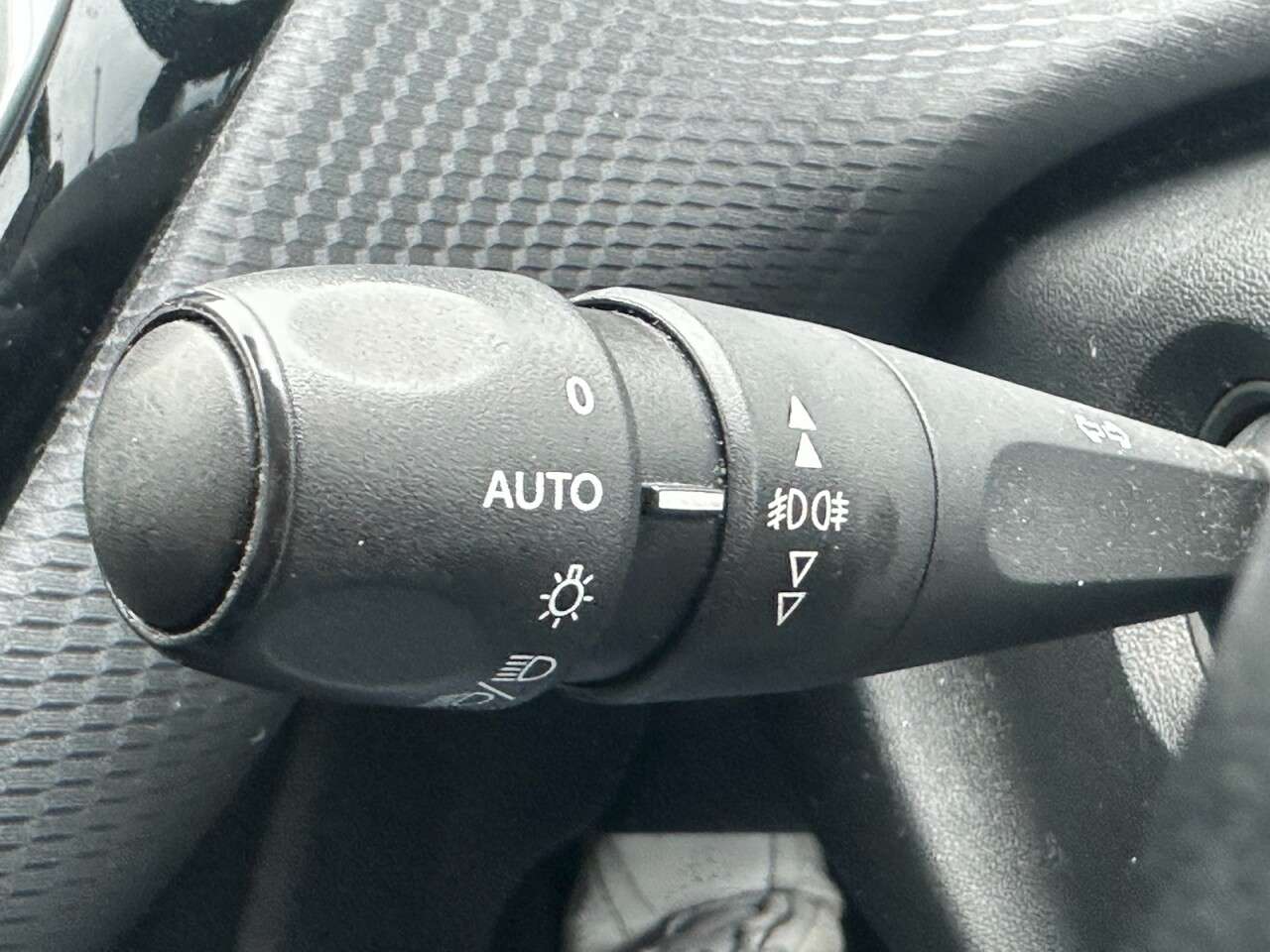 2017 PEUGEOT 208 2017 PEUGEOT 208