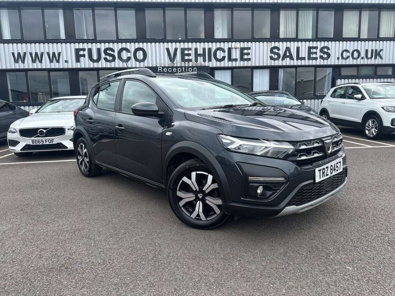 A 2022 DACIA SANDERO STEPWAY 1.0 TCe Prestige Hatchback 5dr Petrol Manual Euro 6 (s/s) (90 ps) SAT NAV, A 2022 DACIA SANDERO STEPWAY 1.0 TCe Prestige Hatchback 5dr Petrol Manual Euro 6 (s/s) (90 ps) SAT NAV,