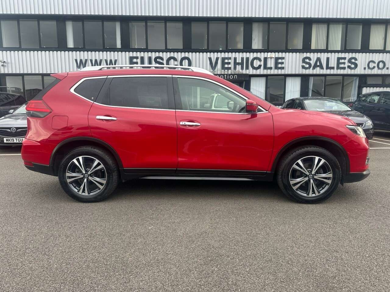 A 2017 NISSAN X-TRAIL 1.6 DIG-T N-Connecta SUV 5dr Petrol Manual Euro 6 (s/s) (163 ps) 360° C A 2017 NISSAN X-TRAIL 1.6 DIG-T N-Connecta SUV 5dr Petrol Manual Euro 6 (s/s) (163 ps) 360° C