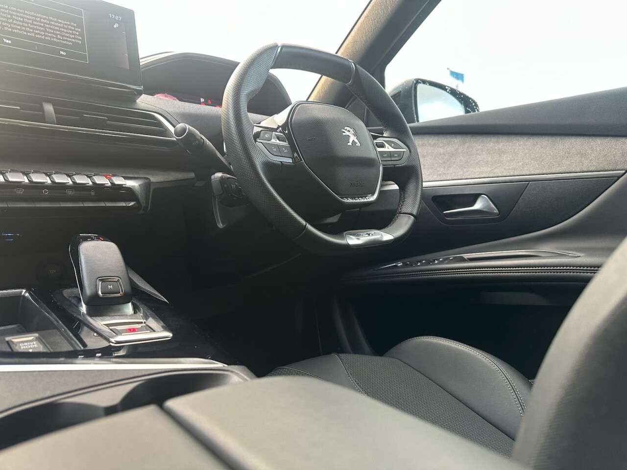 2023 PEUGEOT 3008 2023 PEUGEOT 3008