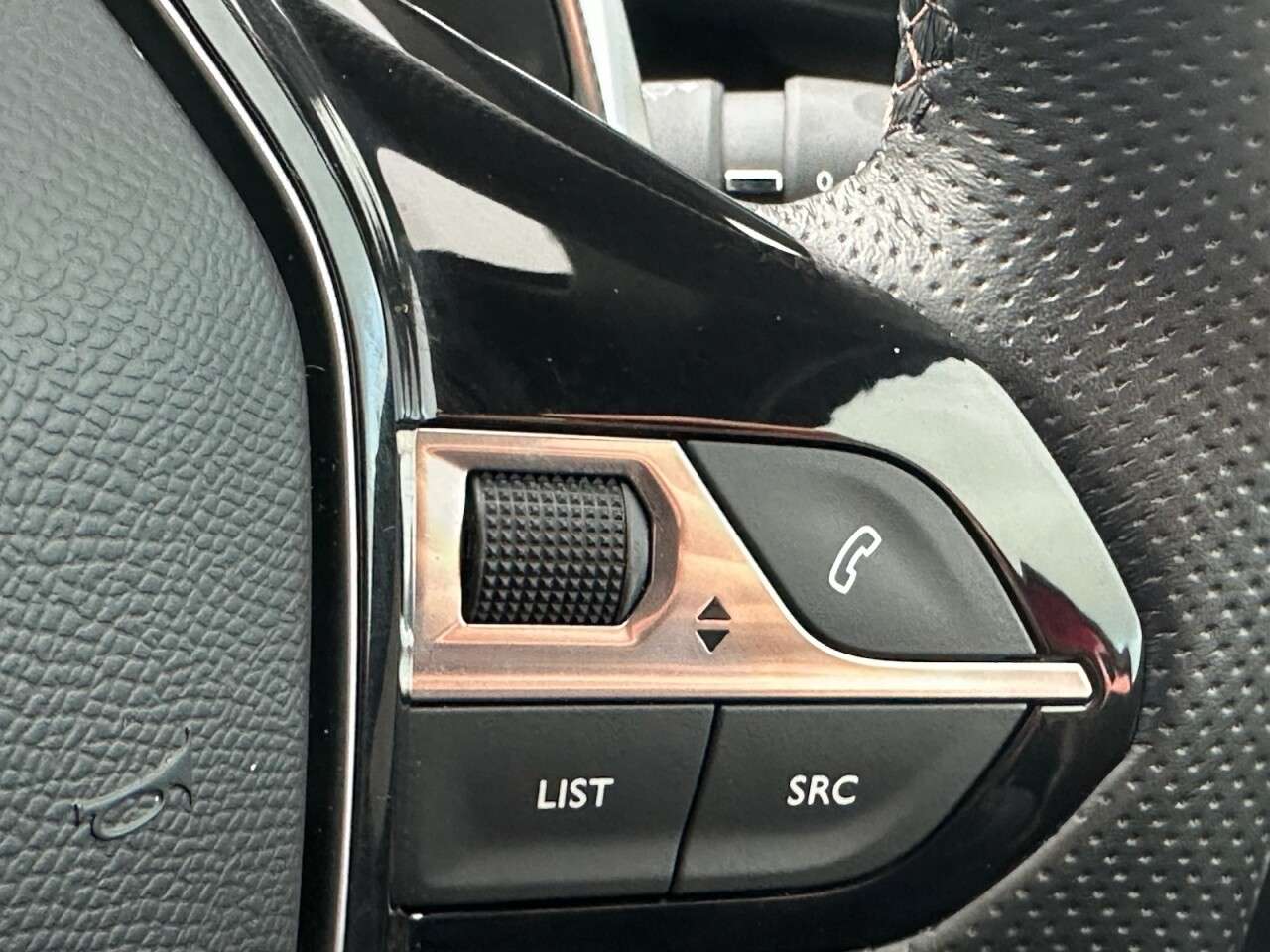 2023 PEUGEOT 3008 2023 PEUGEOT 3008