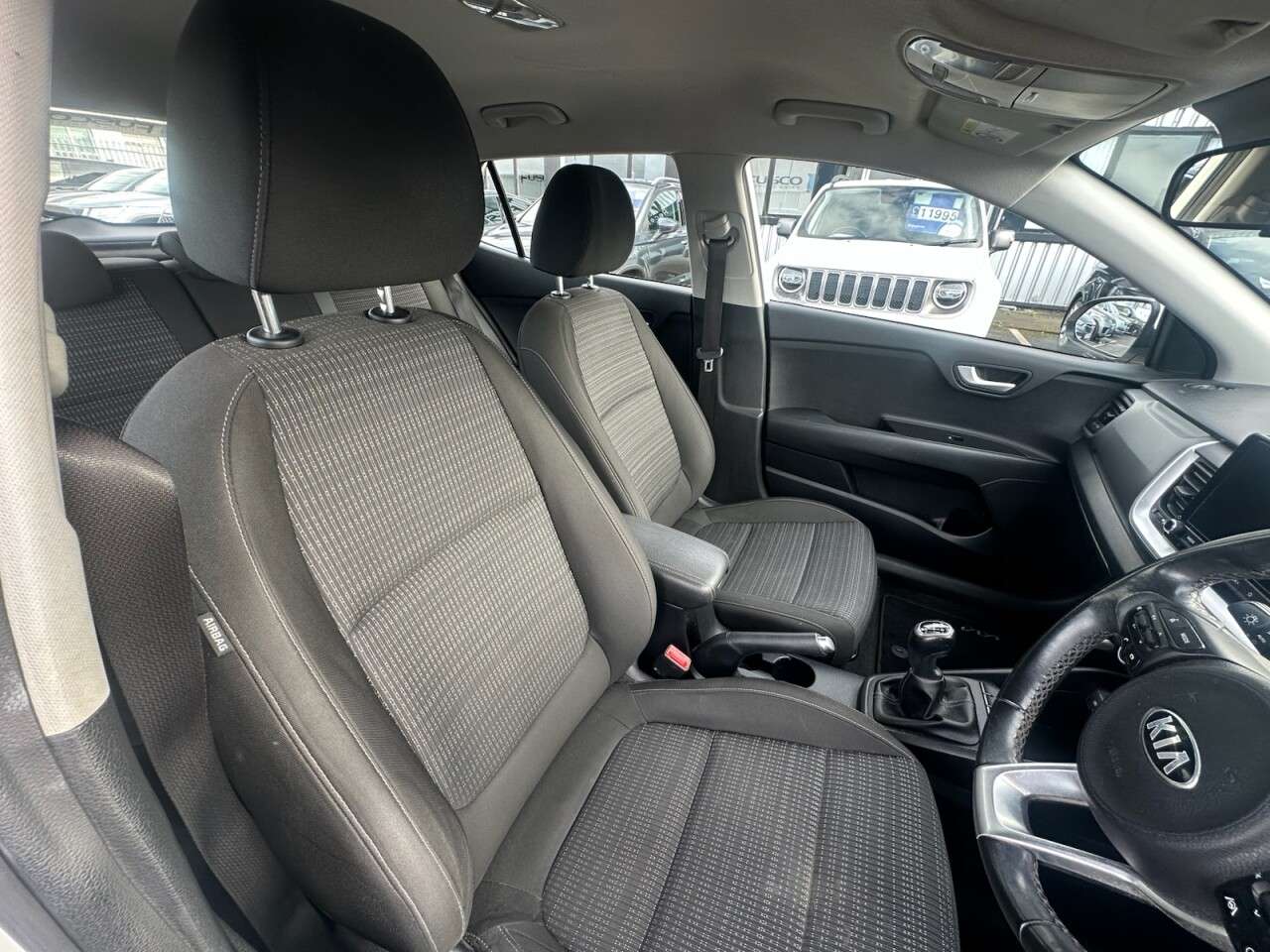 2021 KIA STONIC 2021 KIA STONIC