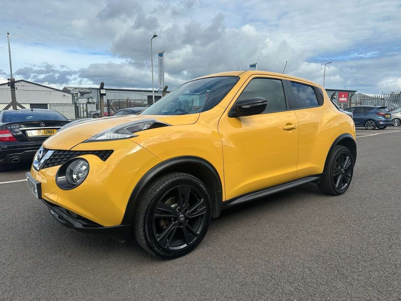 A 2016 NISSAN JUKE 1.5 dCi N-Connecta SUV 5dr Diesel Manual Euro 6 (s/s) (110 ps) SAT NAV, REV A 2016 NISSAN JUKE 1.5 dCi N-Connecta SUV 5dr Diesel Manual Euro 6 (s/s) (110 ps) SAT NAV, REV