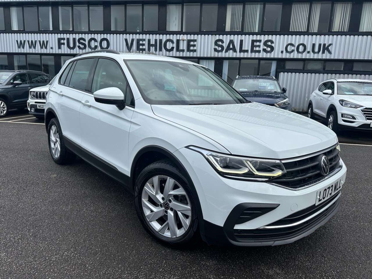 A 2023 VOLKSWAGEN TIGUAN 1.4 TSI 13kWh Life SUV 5dr Petrol Plug-in Hybrid DSG Euro 6 (s/s) (245 ps) A 2023 VOLKSWAGEN TIGUAN 1.4 TSI 13kWh Life SUV 5dr Petrol Plug-in Hybrid DSG Euro 6 (s/s) (245 ps)