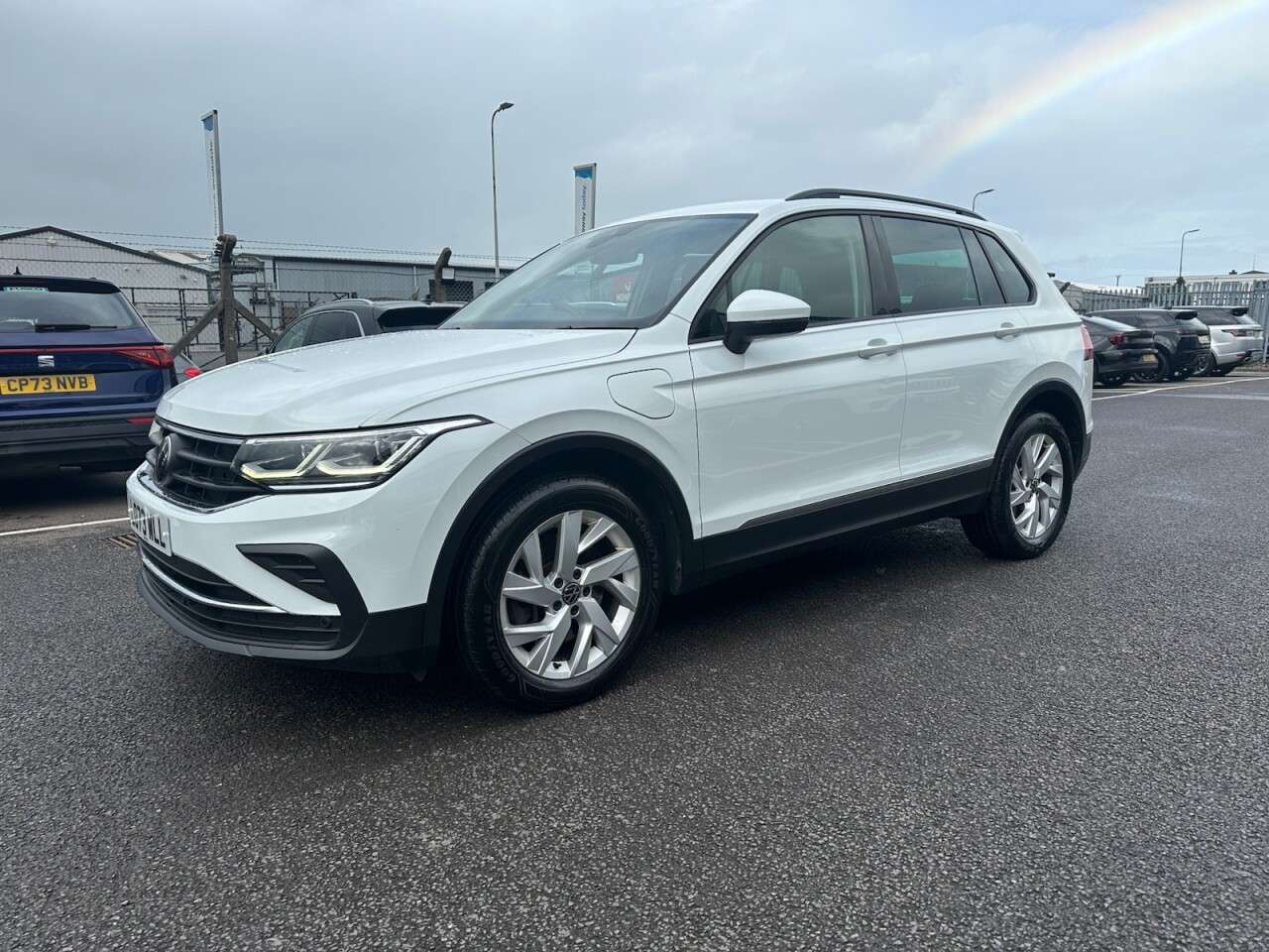 A 2023 VOLKSWAGEN TIGUAN 1.4 TSI 13kWh Life SUV 5dr Petrol Plug-in Hybrid DSG Euro 6 (s/s) (245 ps) A 2023 VOLKSWAGEN TIGUAN 1.4 TSI 13kWh Life SUV 5dr Petrol Plug-in Hybrid DSG Euro 6 (s/s) (245 ps)