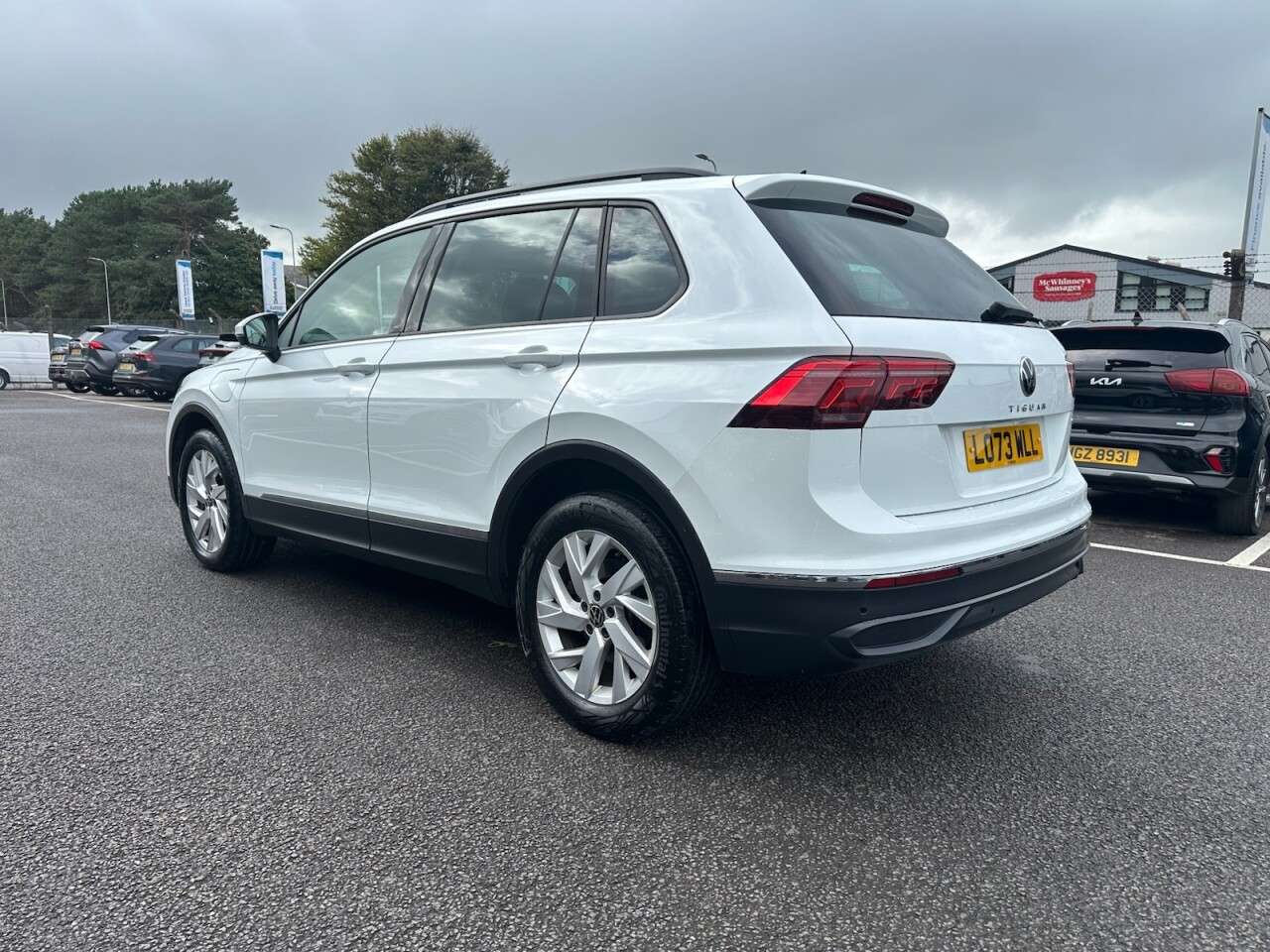 A 2023 VOLKSWAGEN TIGUAN 1.4 TSI 13kWh Life SUV 5dr Petrol Plug-in Hybrid DSG Euro 6 (s/s) (245 ps) A 2023 VOLKSWAGEN TIGUAN 1.4 TSI 13kWh Life SUV 5dr Petrol Plug-in Hybrid DSG Euro 6 (s/s) (245 ps)