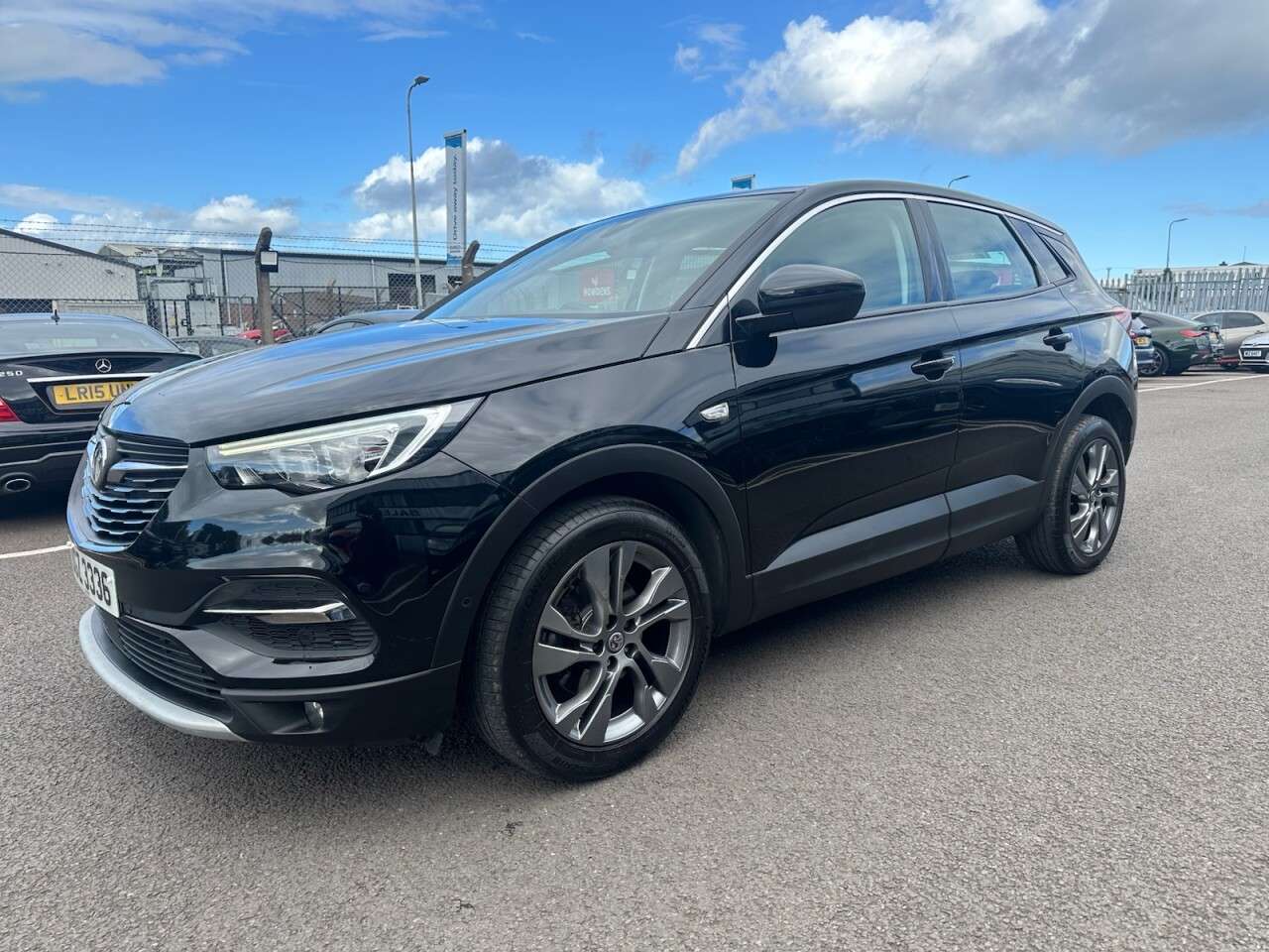 A 2019 VAUXHALL GRANDLAND X 1.2 Turbo GPF Tech Line Nav SUV 5dr Petrol Manual Euro 6 (s/s) (130 ps) SAT A 2019 VAUXHALL GRANDLAND X 1.2 Turbo GPF Tech Line Nav SUV 5dr Petrol Manual Euro 6 (s/s) (130 ps) SAT