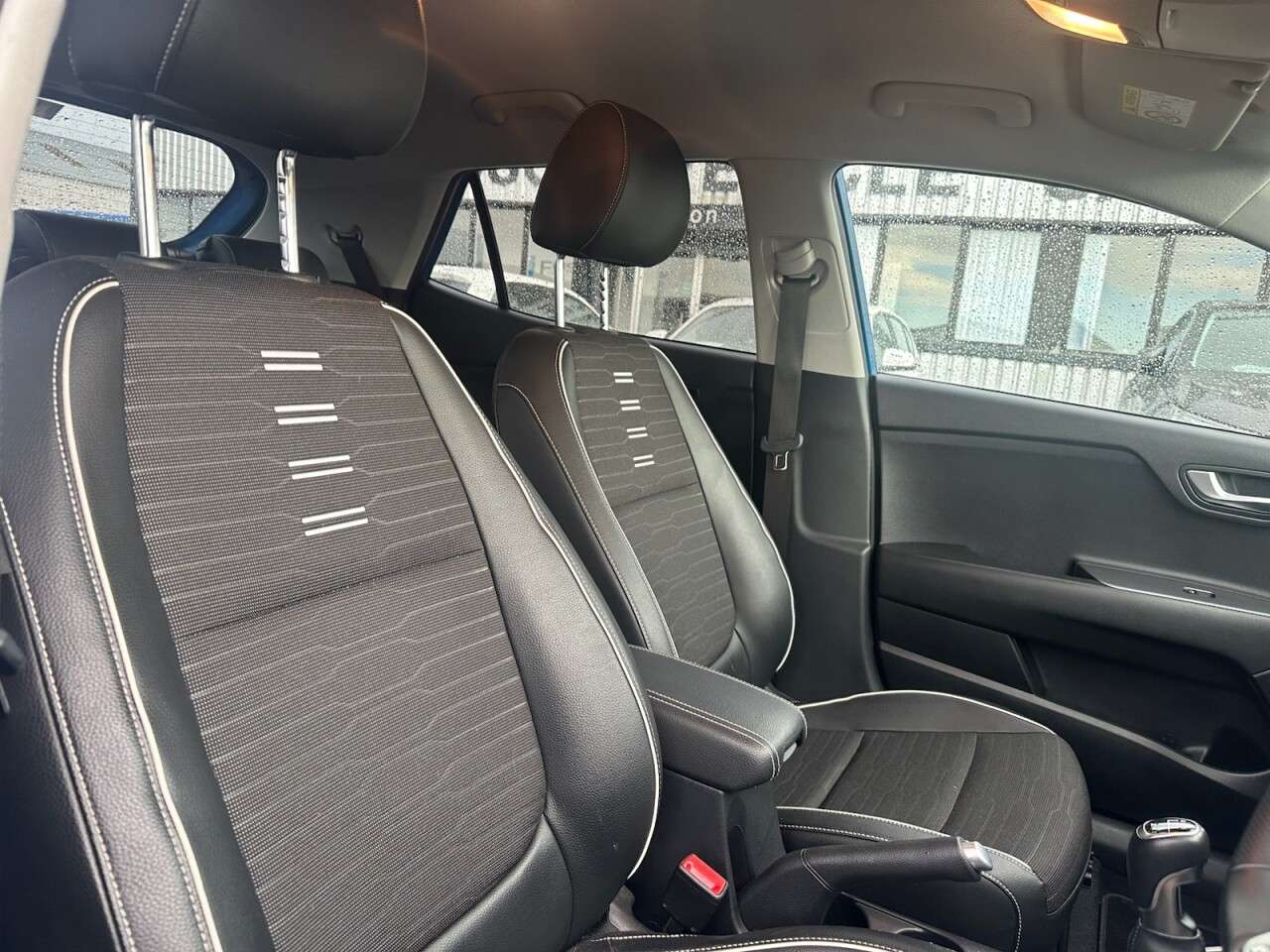 2023 KIA STONIC 2023 KIA STONIC