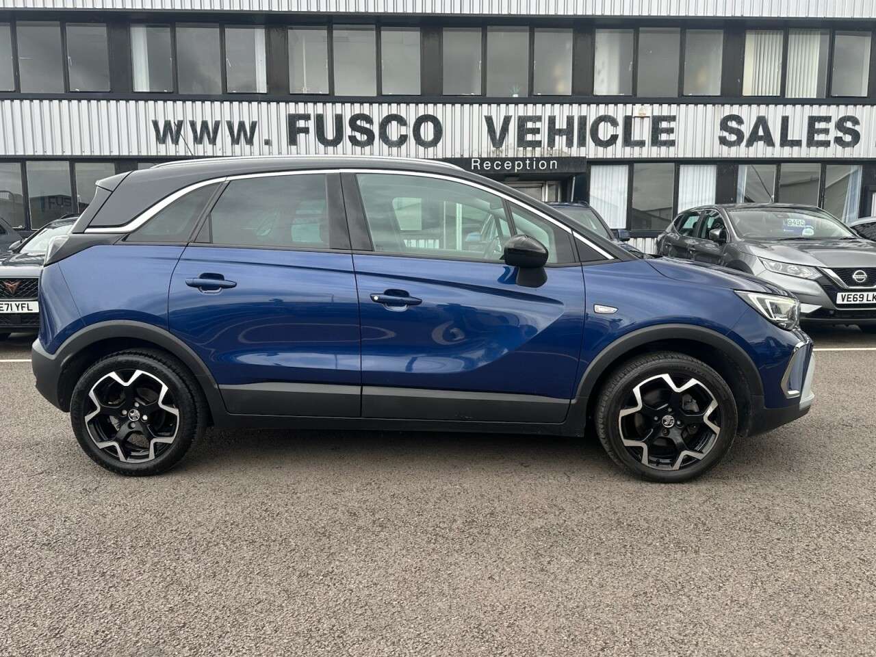 A 2021 VAUXHALL CROSSLAND 1.2 Turbo SRi Nav SUV 5dr Petrol Manual Euro 6 (s/s) (130 ps) SAT NAV, REVE A 2021 VAUXHALL CROSSLAND 1.2 Turbo SRi Nav SUV 5dr Petrol Manual Euro 6 (s/s) (130 ps) SAT NAV, REVE