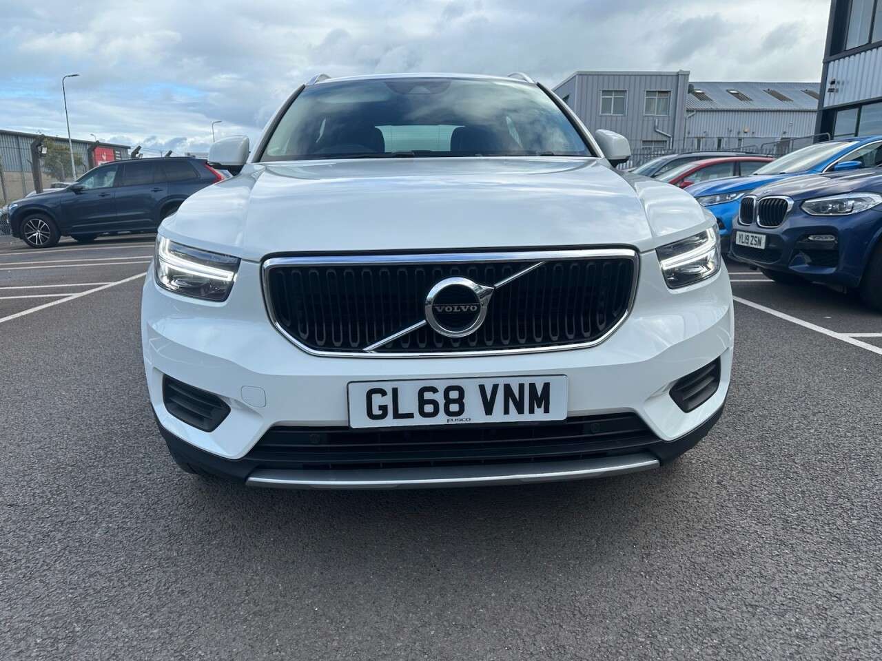2019 VOLVO XC40 2019 VOLVO XC40