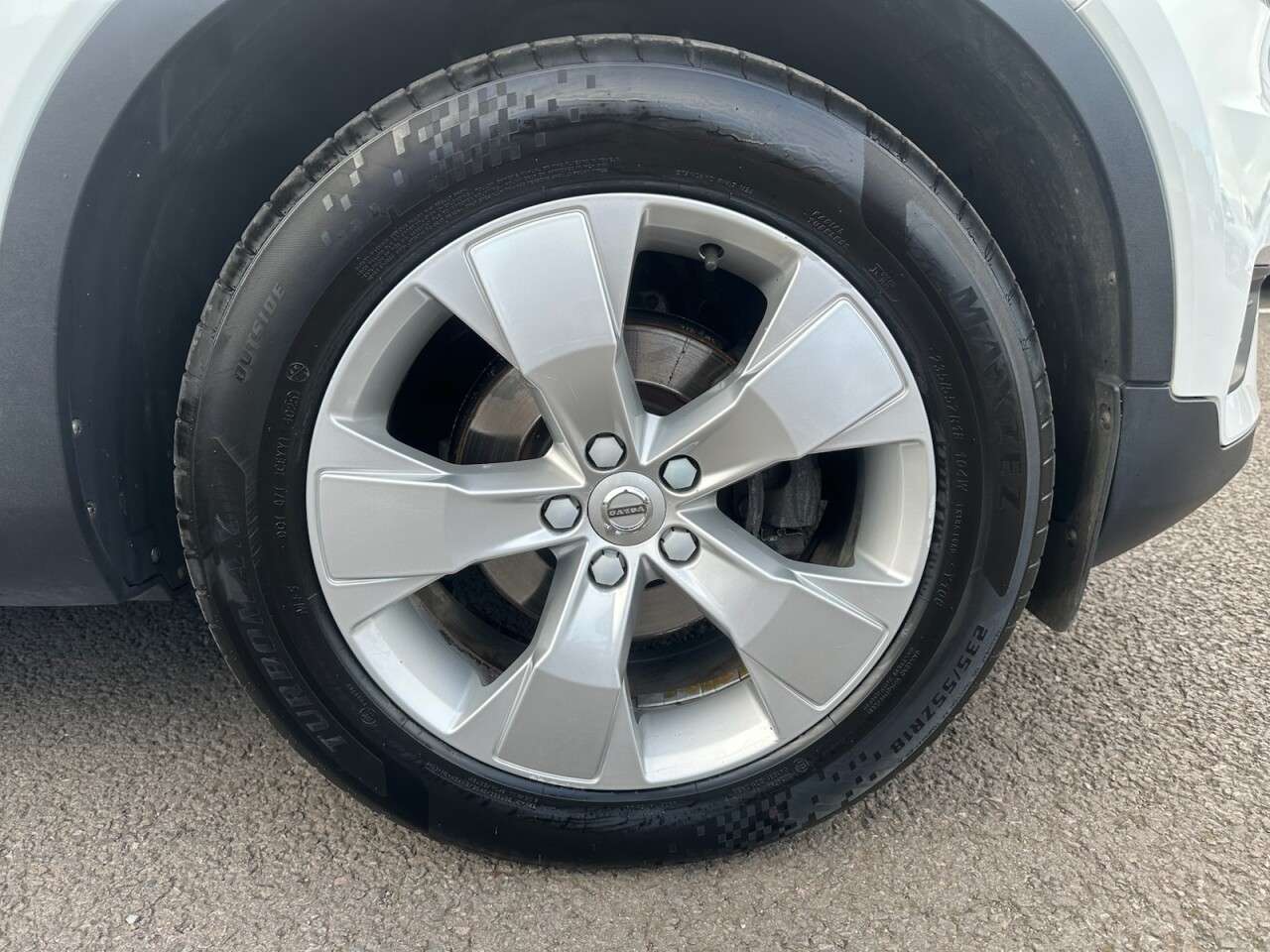 2019 VOLVO XC40 2019 VOLVO XC40