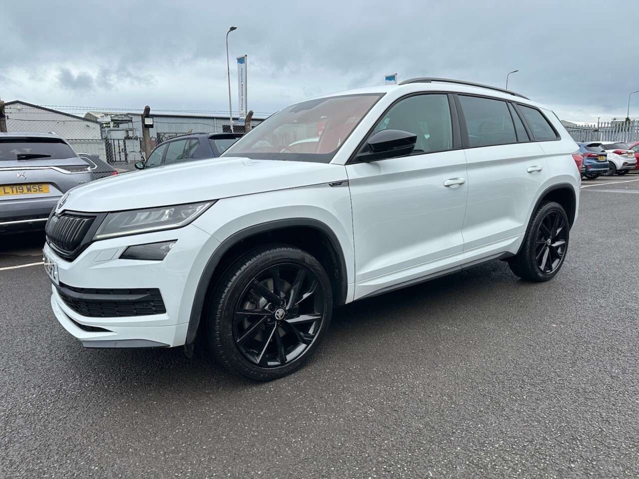 A 2018 SKODA KODIAQ 2.0 TDI SportLine SUV 5dr Diesel DSG 4WD Euro 6 (s/s) (7 Seat) (190 ps) A 2018 SKODA KODIAQ 2.0 TDI SportLine SUV 5dr Diesel DSG 4WD Euro 6 (s/s) (7 Seat) (190 ps)