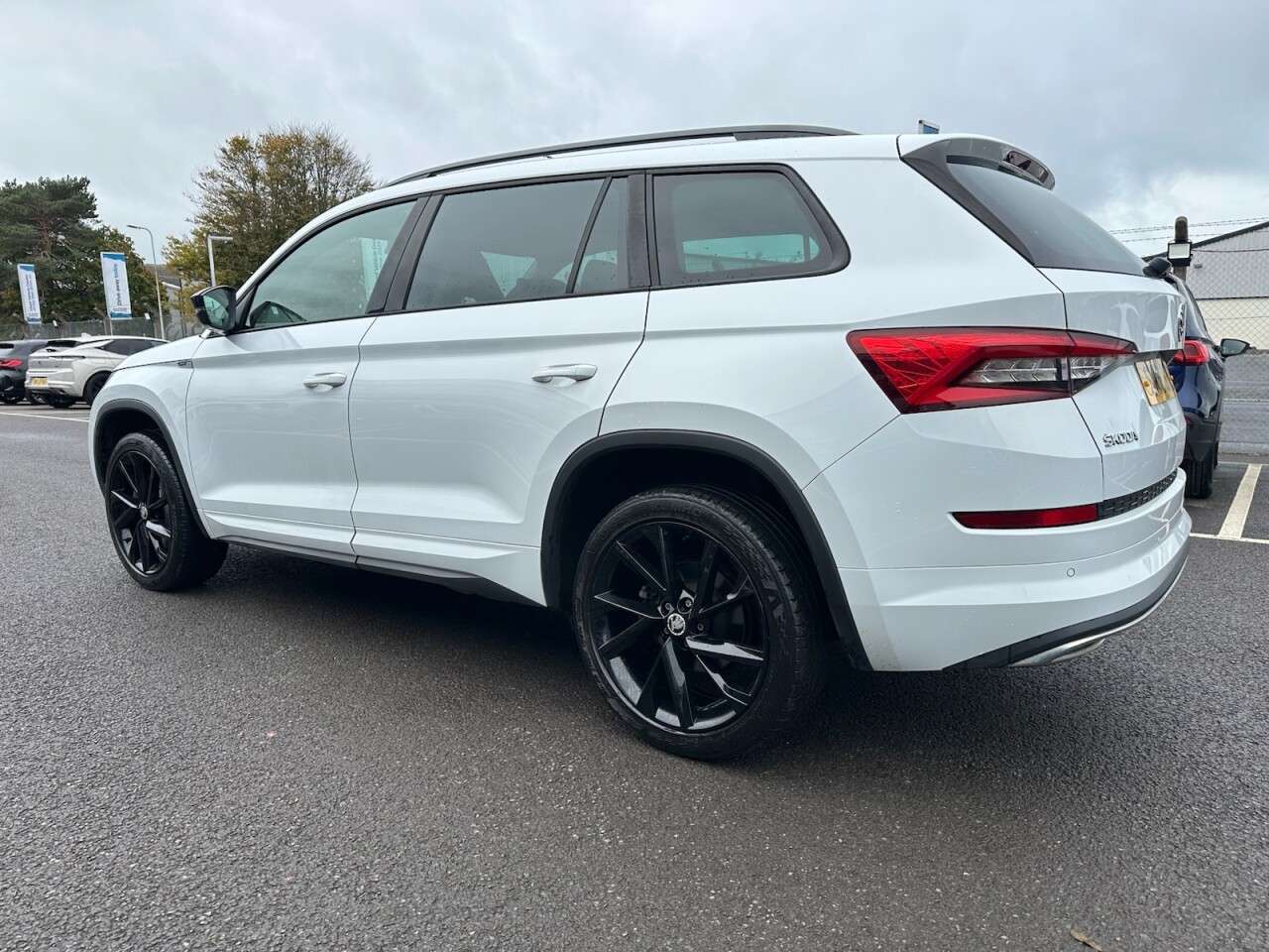 A 2018 SKODA KODIAQ 2.0 TDI SportLine SUV 5dr Diesel DSG 4WD Euro 6 (s/s) (7 Seat) (190 ps) A 2018 SKODA KODIAQ 2.0 TDI SportLine SUV 5dr Diesel DSG 4WD Euro 6 (s/s) (7 Seat) (190 ps)