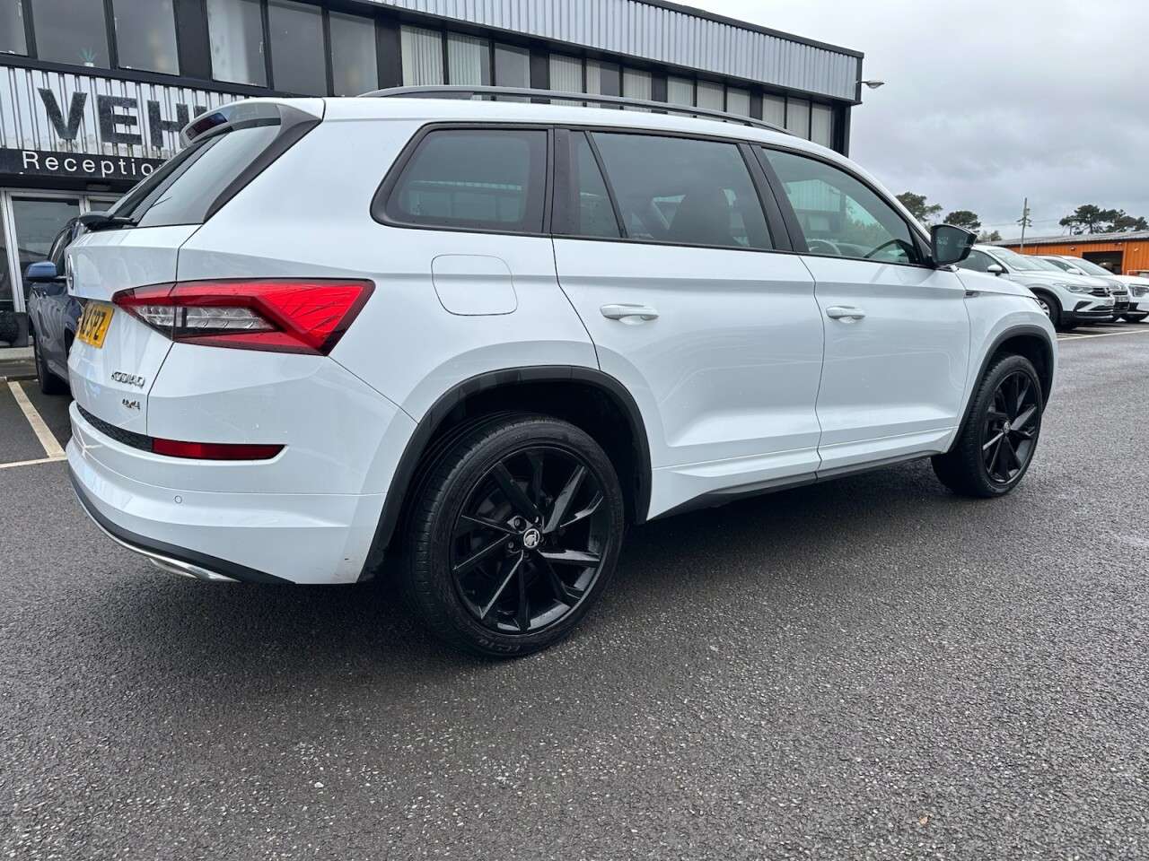 A 2018 SKODA KODIAQ 2.0 TDI SportLine SUV 5dr Diesel DSG 4WD Euro 6 (s/s) (7 Seat) (190 ps) A 2018 SKODA KODIAQ 2.0 TDI SportLine SUV 5dr Diesel DSG 4WD Euro 6 (s/s) (7 Seat) (190 ps)