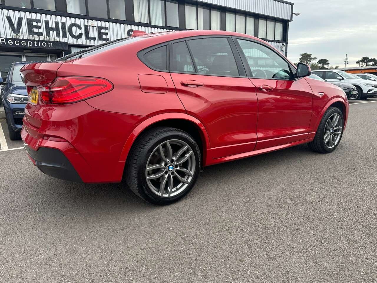 A 2018 BMW X4 2.0 20d M Sport SUV 5dr Diesel Auto xDrive Euro 6 (s/s) (190 ps) A 2018 BMW X4 2.0 20d M Sport SUV 5dr Diesel Auto xDrive Euro 6 (s/s) (190 ps)