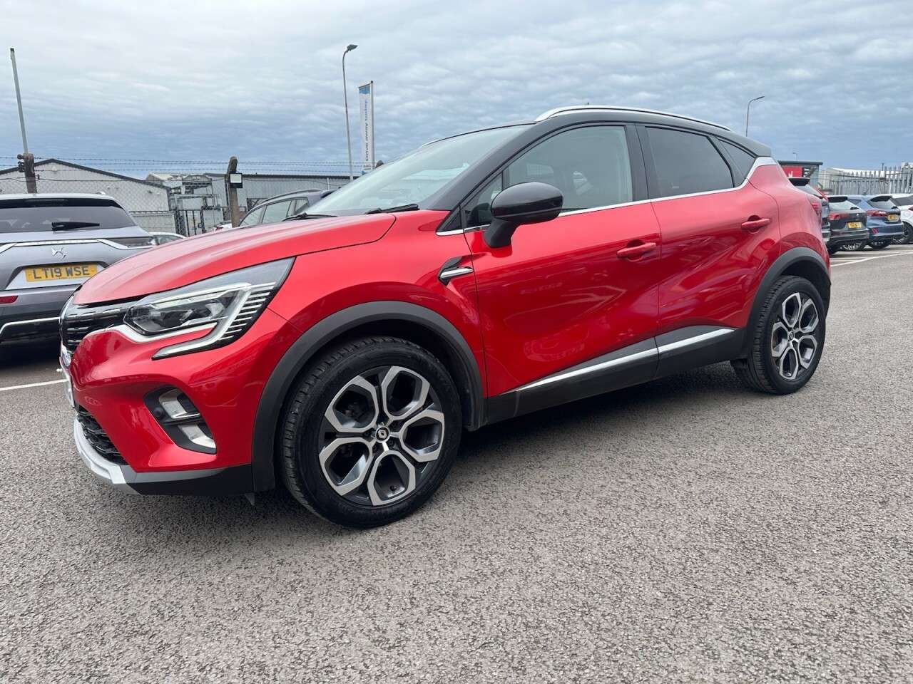 A 2023 RENAULT CAPTUR 1.0 TCe techno SUV 5dr Petrol Manual Euro 6 (s/s) (90 ps) A 2023 RENAULT CAPTUR 1.0 TCe techno SUV 5dr Petrol Manual Euro 6 (s/s) (90 ps)