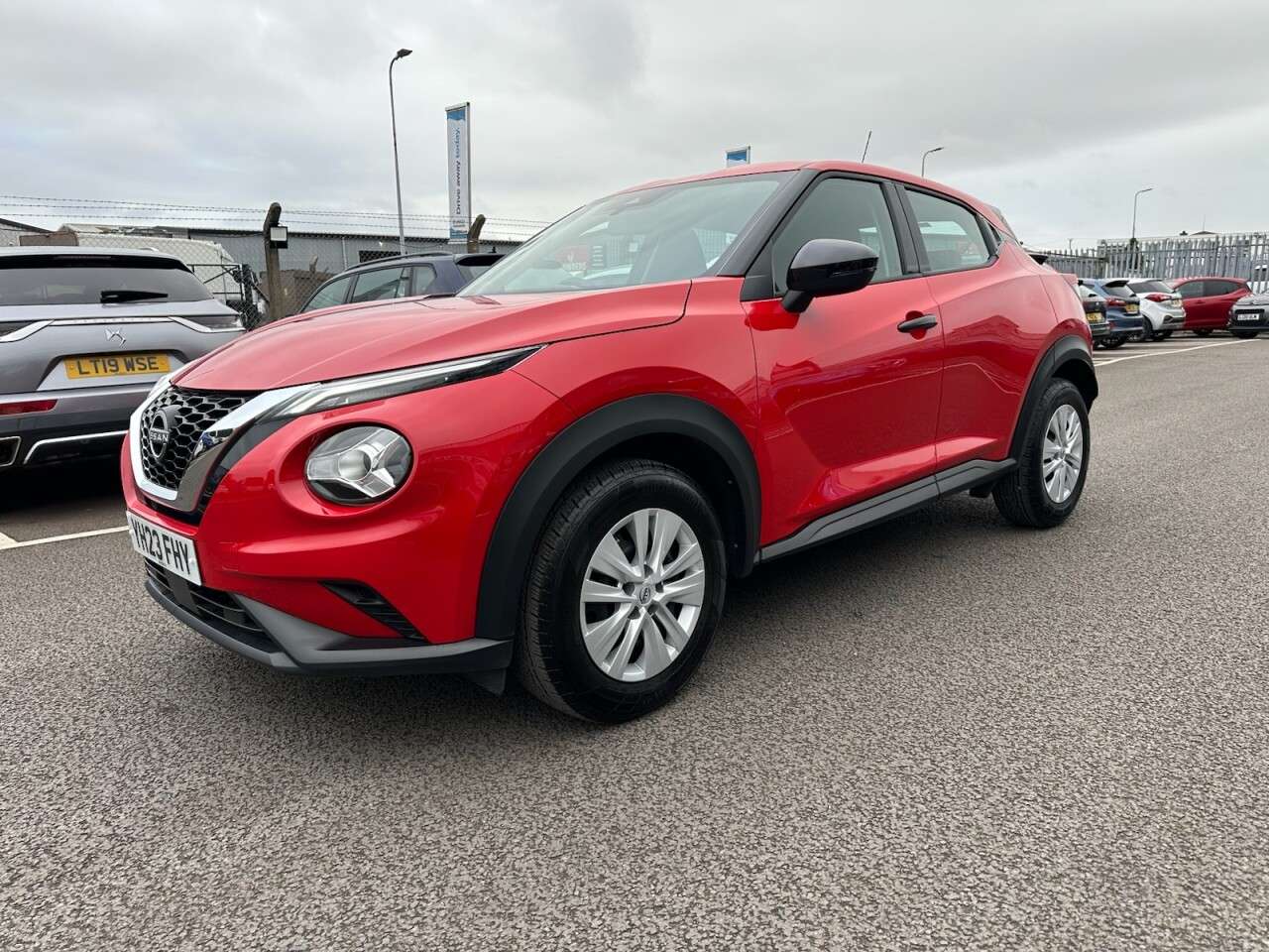 A 2023 NISSAN JUKE 1.0 DIG-T Visia SUV 5dr Petrol Manual Euro 6 (s/s) (117 ps) A 2023 NISSAN JUKE 1.0 DIG-T Visia SUV 5dr Petrol Manual Euro 6 (s/s) (117 ps)