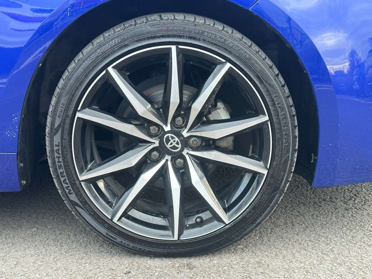 A 2023 TOYOTA COROLLA 1.8 VVT-h GR SPORT Hatchback 5dr Petrol Hybrid CVT Euro 6 (s/s) (140 ps) A 2023 TOYOTA COROLLA 1.8 VVT-h GR SPORT Hatchback 5dr Petrol Hybrid CVT Euro 6 (s/s) (140 ps)