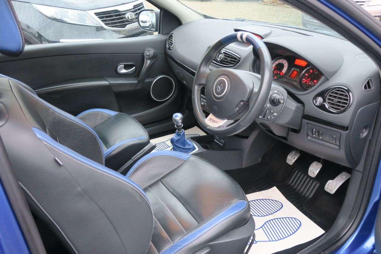 2011 RENAULT CLIO 2011 RENAULT CLIO