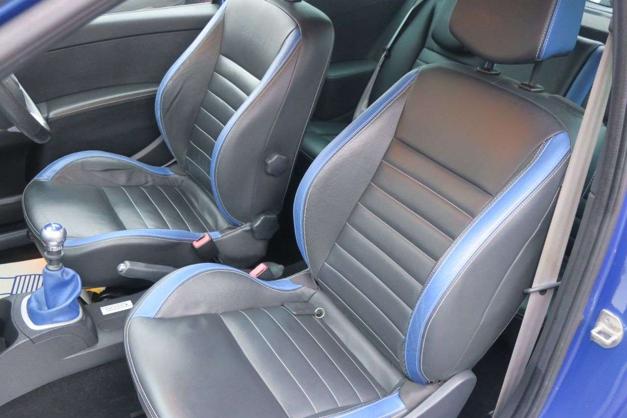 2011 RENAULT CLIO 2011 RENAULT CLIO