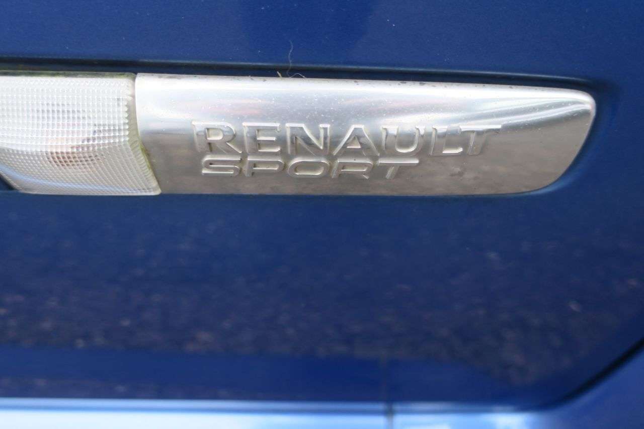 2011 RENAULT CLIO 2011 RENAULT CLIO