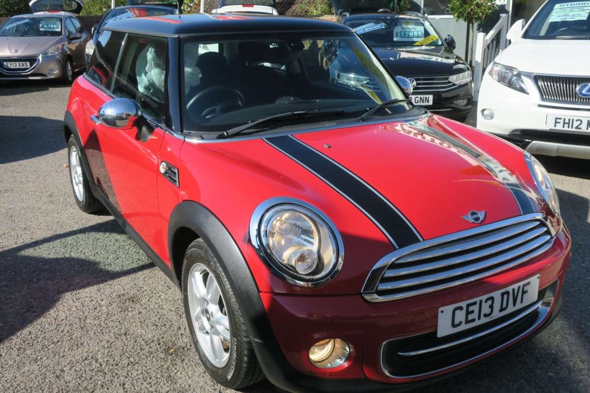 Check out this Mini Hatch 2013 Petrol Manual