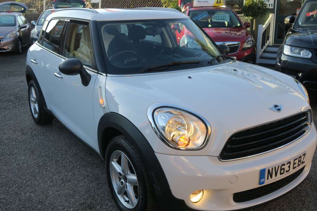 Check out this Mini Countryman 2013 Petrol Manual