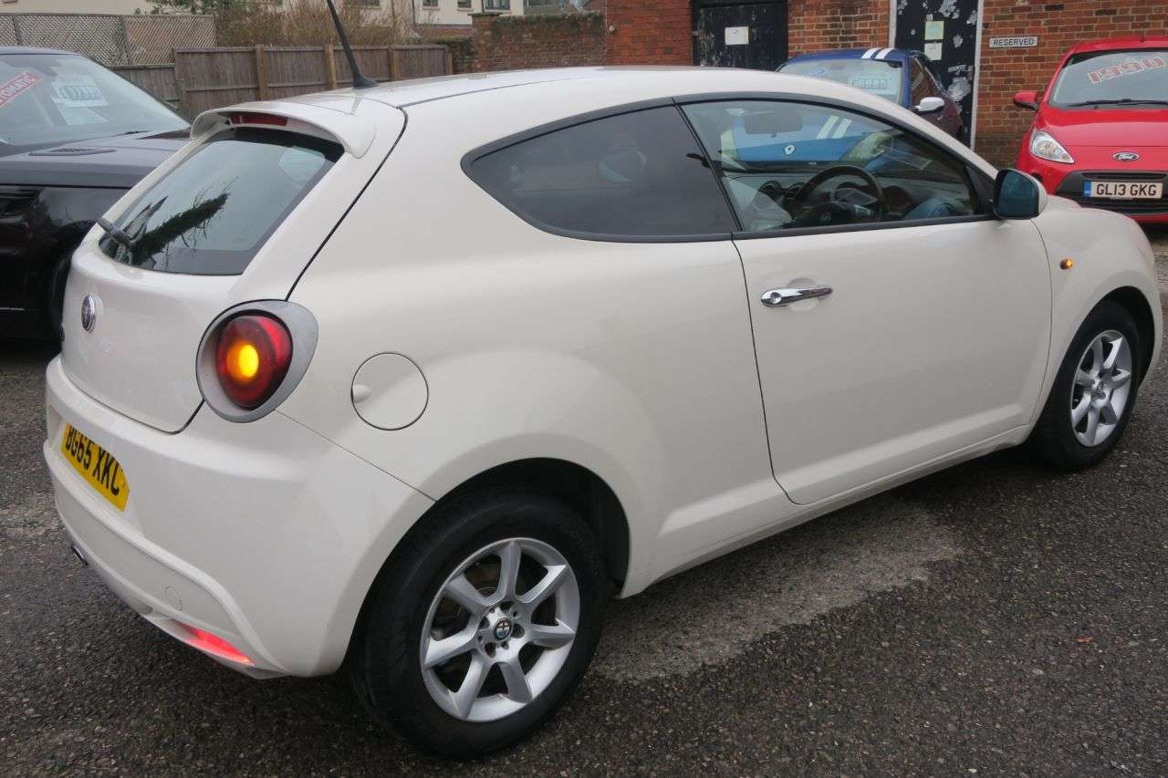 A 2015 ALFA ROMEO MITO 875 TB TwinAir Progression Hatchback 3dr Petrol Manual Euro 6 (s/s) (105 ps A 2015 ALFA ROMEO MITO 875 TB TwinAir Progression Hatchback 3dr Petrol Manual Euro 6 (s/s) (105 ps
