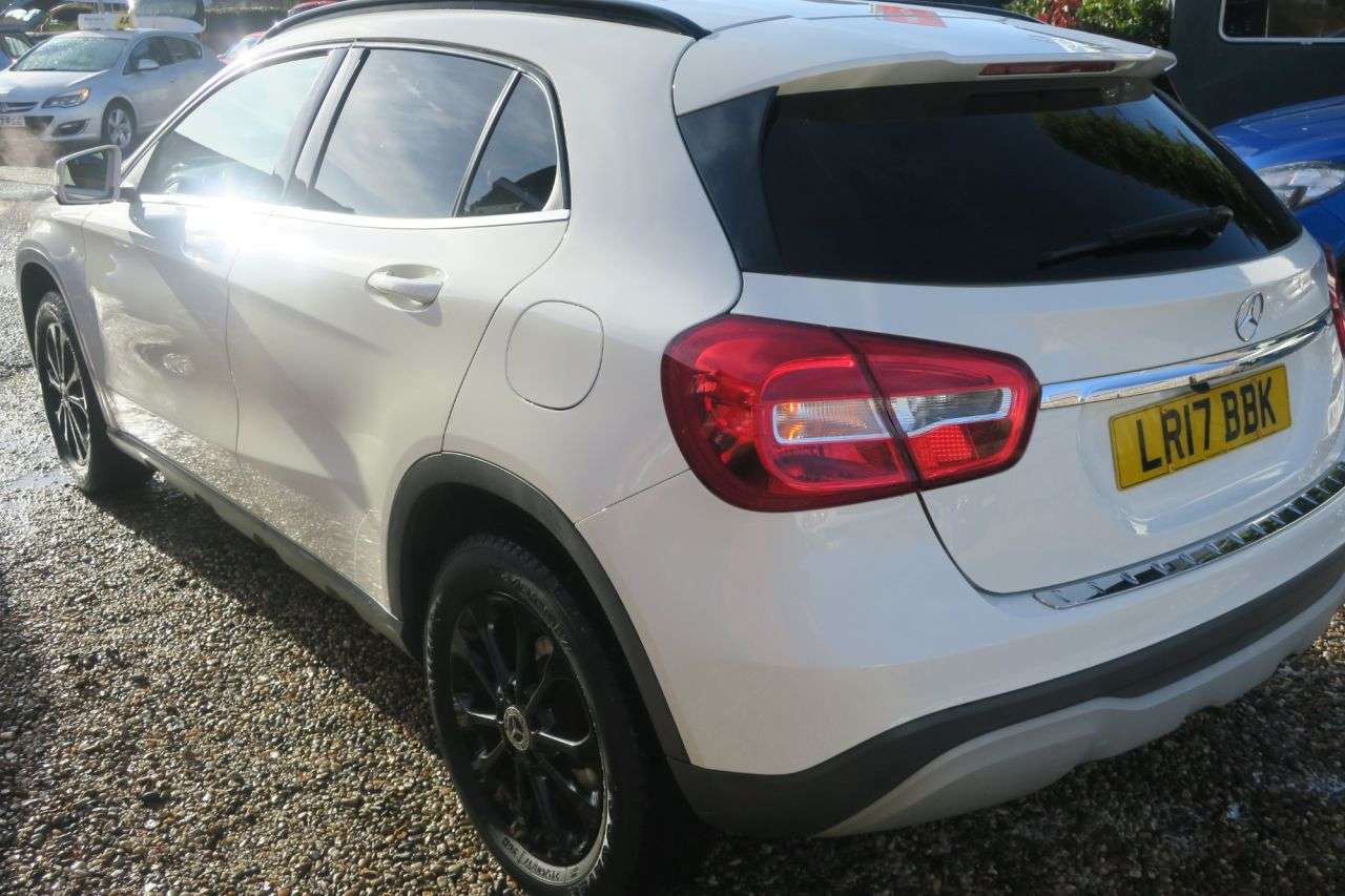 2017 MERCEDES-BENZ 180 2017 MERCEDES-BENZ 180