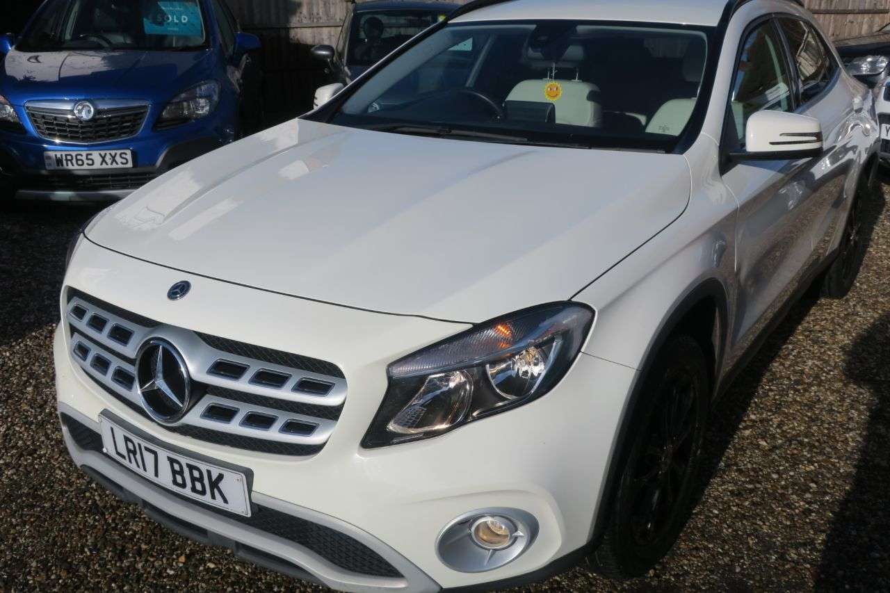 2017 MERCEDES-BENZ 180 2017 MERCEDES-BENZ 180