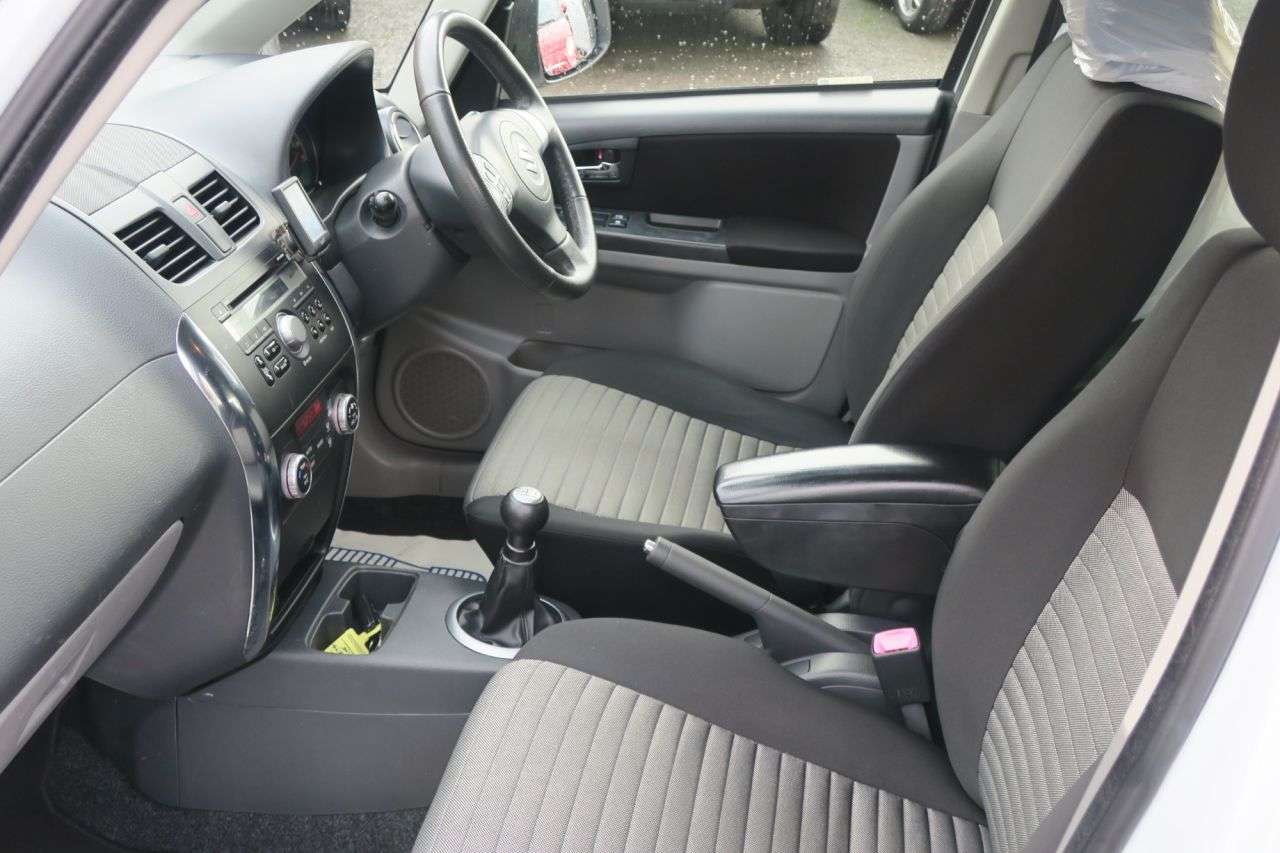 2013 SUZUKI SX4 2013 SUZUKI SX4