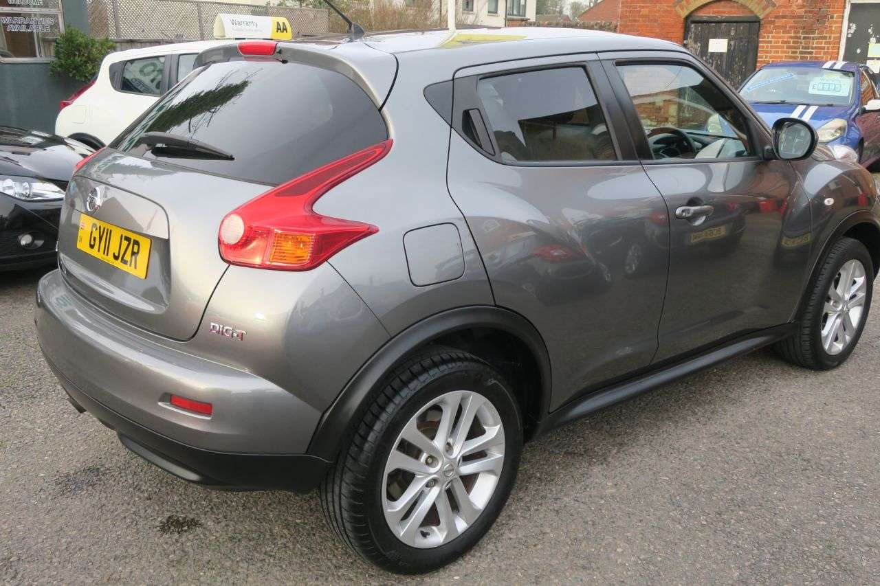 A 2011 NISSAN JUKE 1.6 DIG-T Tekna SUV 5dr Petrol Manual Euro 5 (190 ps) 38k SERVICE HISTORY A 2011 NISSAN JUKE 1.6 DIG-T Tekna SUV 5dr Petrol Manual Euro 5 (190 ps) 38k SERVICE HISTORY