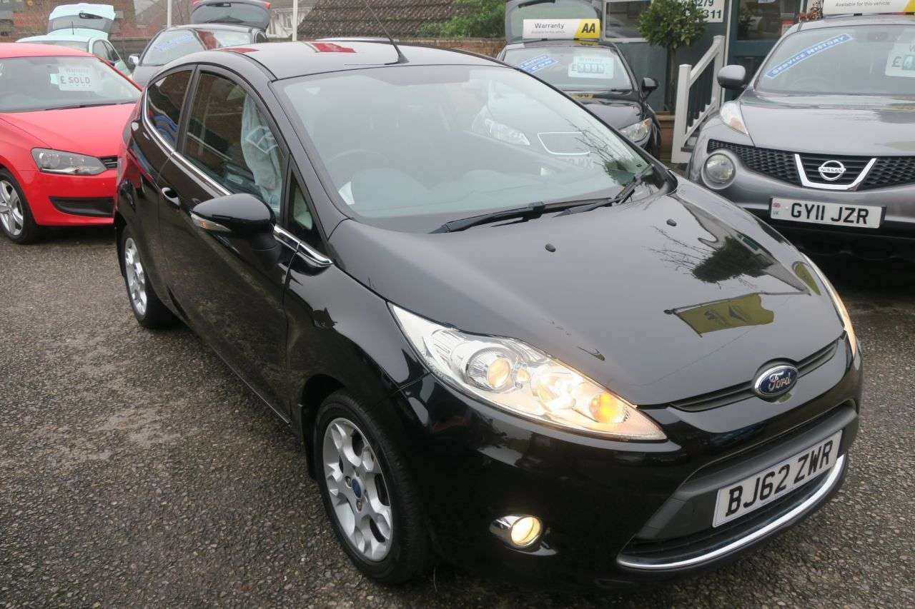 A 2012 FORD FIESTA 1.25 Zetec Hatchback 3dr Petrol Manual Euro 5 (82 ps) SERVICE HISTORY A 2012 FORD FIESTA 1.25 Zetec Hatchback 3dr Petrol Manual Euro 5 (82 ps) SERVICE HISTORY