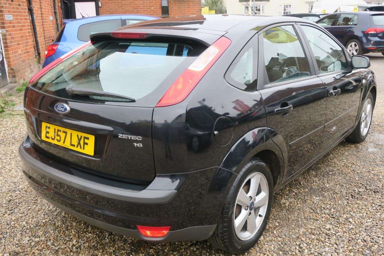 A 2007 FORD FOCUS 1.8 Zetec Climate Hatchback 5dr Petrol Manual (169 g/km, 123 bhp) PART EXCH A 2007 FORD FOCUS 1.8 Zetec Climate Hatchback 5dr Petrol Manual (169 g/km, 123 bhp) PART EXCH