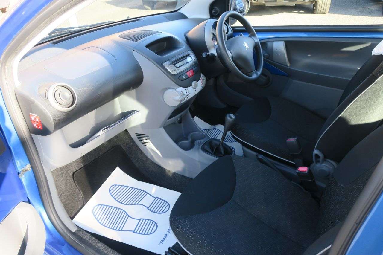 2012 PEUGEOT 107 2012 PEUGEOT 107