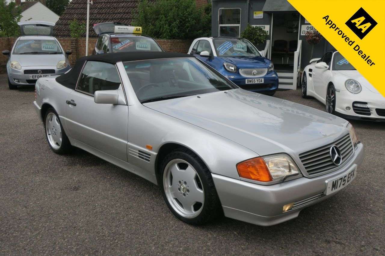 A 1994 MERCEDES-BENZ SL A 1994 MERCEDES-BENZ SL