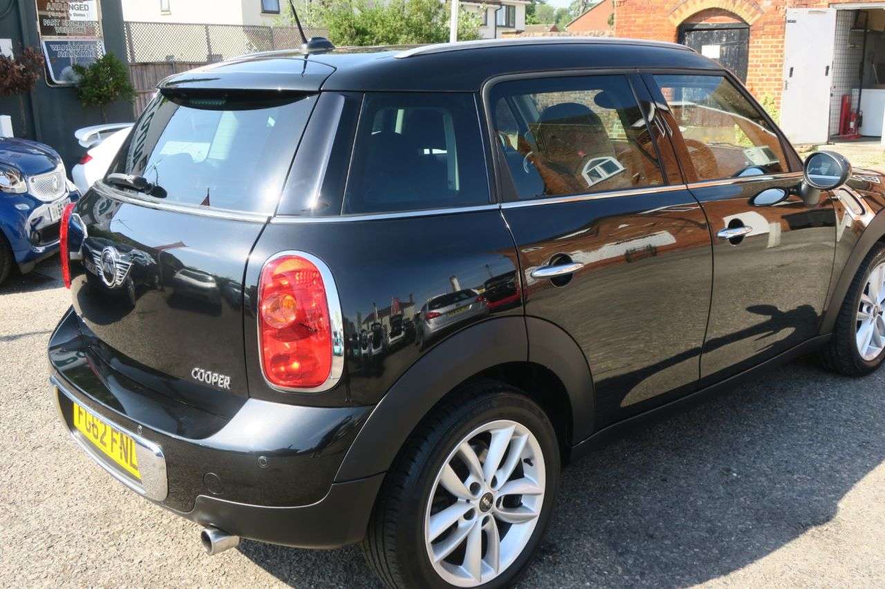 A 2012 MINI COUNTRYMAN 1.6 Cooper SUV 5dr Petrol Manual Euro 5 (s/s) (122 ps) SERVICE HISTORY A 2012 MINI COUNTRYMAN 1.6 Cooper SUV 5dr Petrol Manual Euro 5 (s/s) (122 ps) SERVICE HISTORY