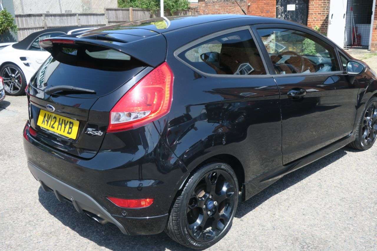 A 2012 FORD FIESTA 1.6 Metal Hatchback 3dr Petrol Manual (139 g/km, 133 bhp) SERVICE HISTORY A 2012 FORD FIESTA 1.6 Metal Hatchback 3dr Petrol Manual (139 g/km, 133 bhp) SERVICE HISTORY