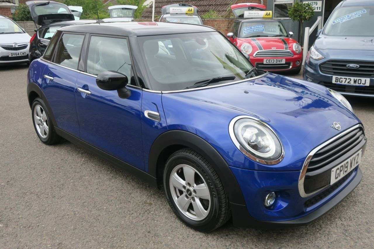 A 2019 MINI HATCH 1.5 Cooper Classic Hatchback 5dr Petrol Steptronic Euro 6 (s/s) (136 ps) AU A 2019 MINI HATCH 1.5 Cooper Classic Hatchback 5dr Petrol Steptronic Euro 6 (s/s) (136 ps) AU