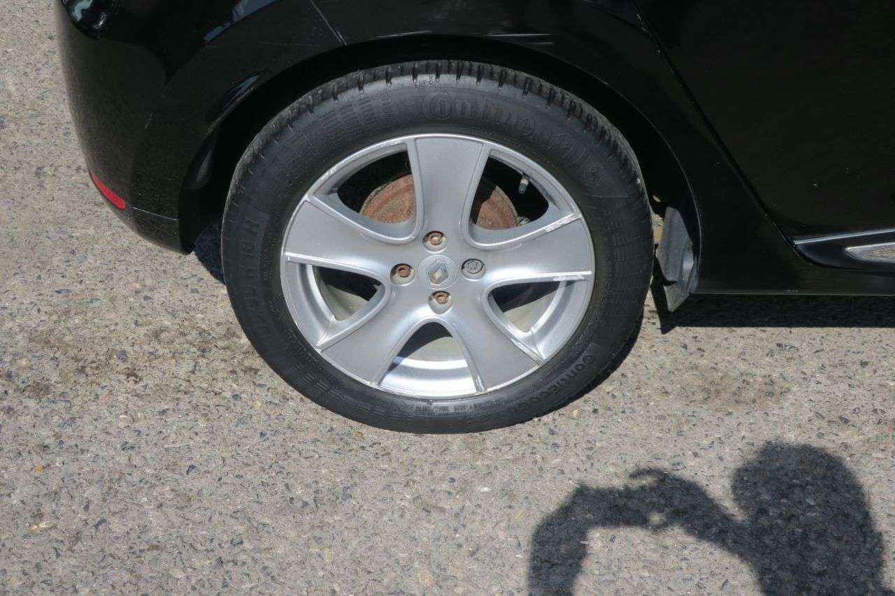 2015 RENAULT CLIO 2015 RENAULT CLIO