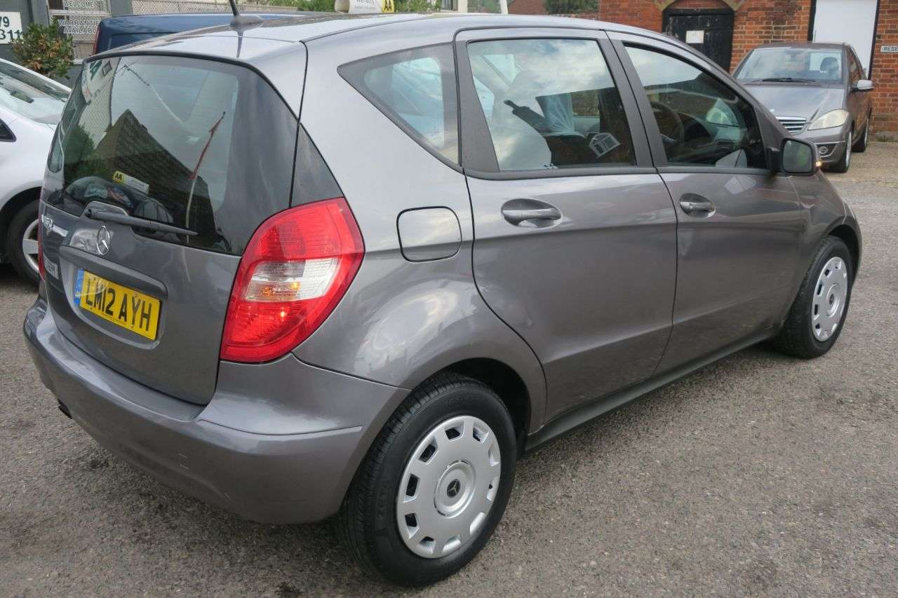 A 2012 MERCEDES-BENZ A CLASS 1.5 A160 Classic SE Hatchback 5dr Petrol CVT (157 g/km, 95 bhp) AUTOMATIC A 2012 MERCEDES-BENZ A CLASS 1.5 A160 Classic SE Hatchback 5dr Petrol CVT (157 g/km, 95 bhp) AUTOMATIC