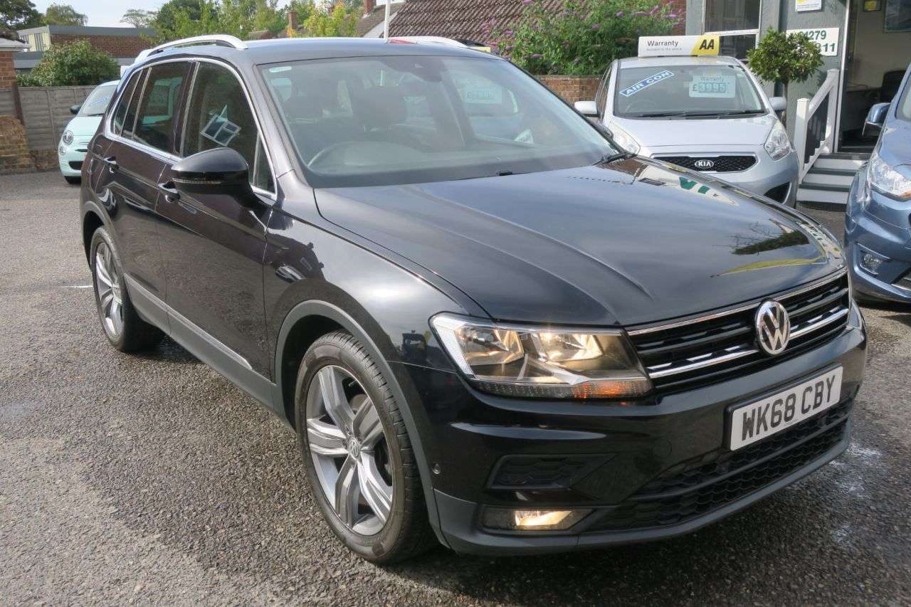 A 2019 VOLKSWAGEN TIGUAN 2.0 TDI Match SUV 5dr Diesel Manual Euro 6 (s/s) (150 ps)DEMO+ONE OWNER, SE A 2019 VOLKSWAGEN TIGUAN 2.0 TDI Match SUV 5dr Diesel Manual Euro 6 (s/s) (150 ps)DEMO+ONE OWNER, SE